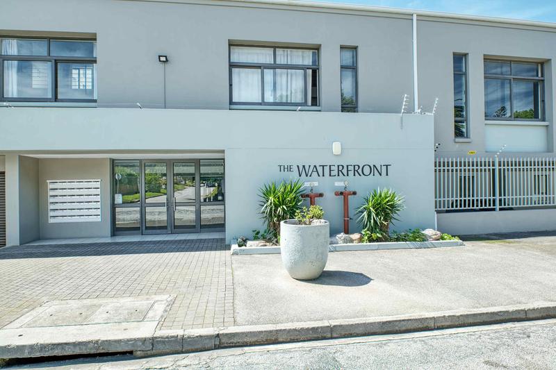 2 Bedroom Property for Sale in Humewood Eastern Cape